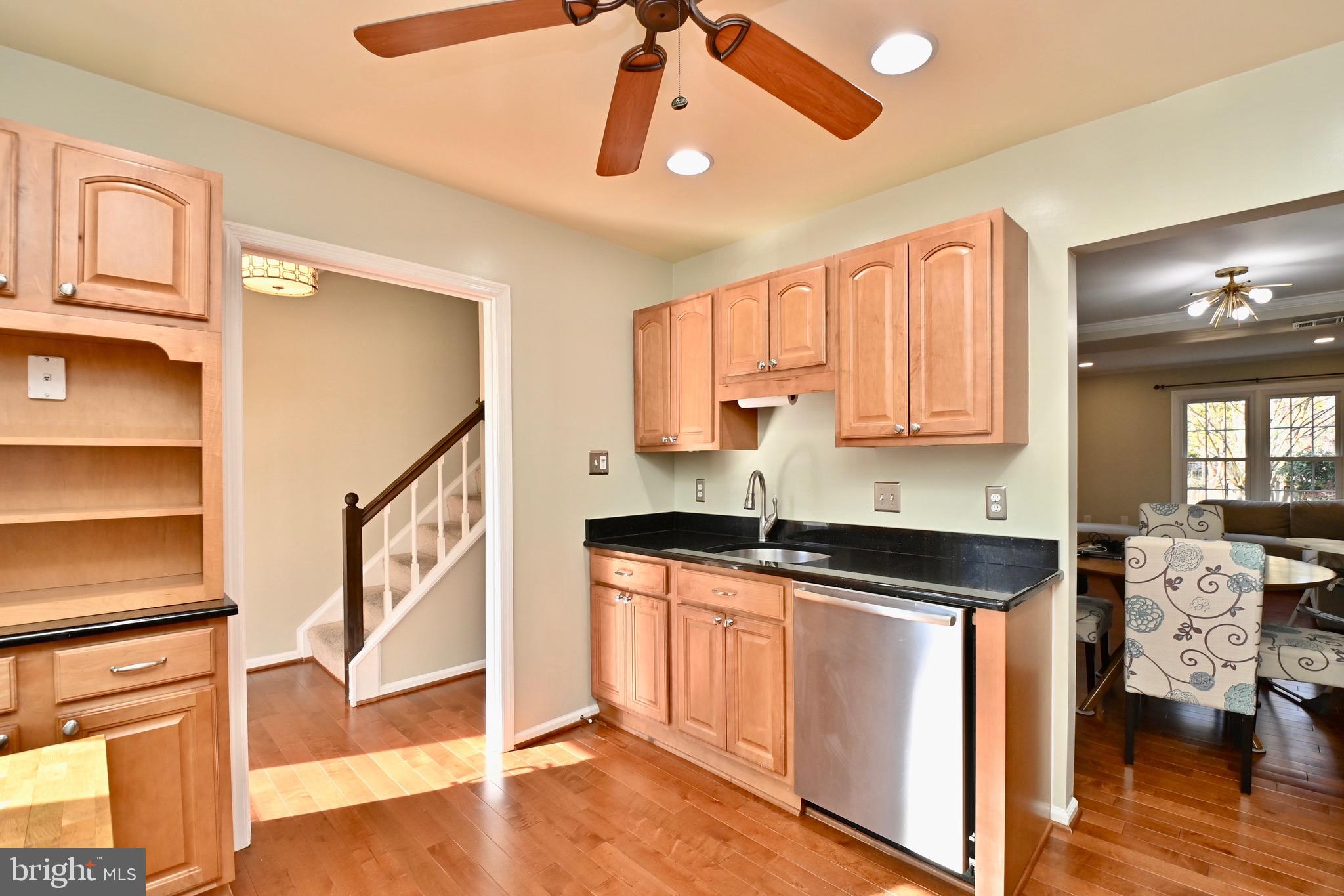 5648 Ridge View Drive Alexandria, VA 22310 - Photo 8 of 37 Gallery Image 8