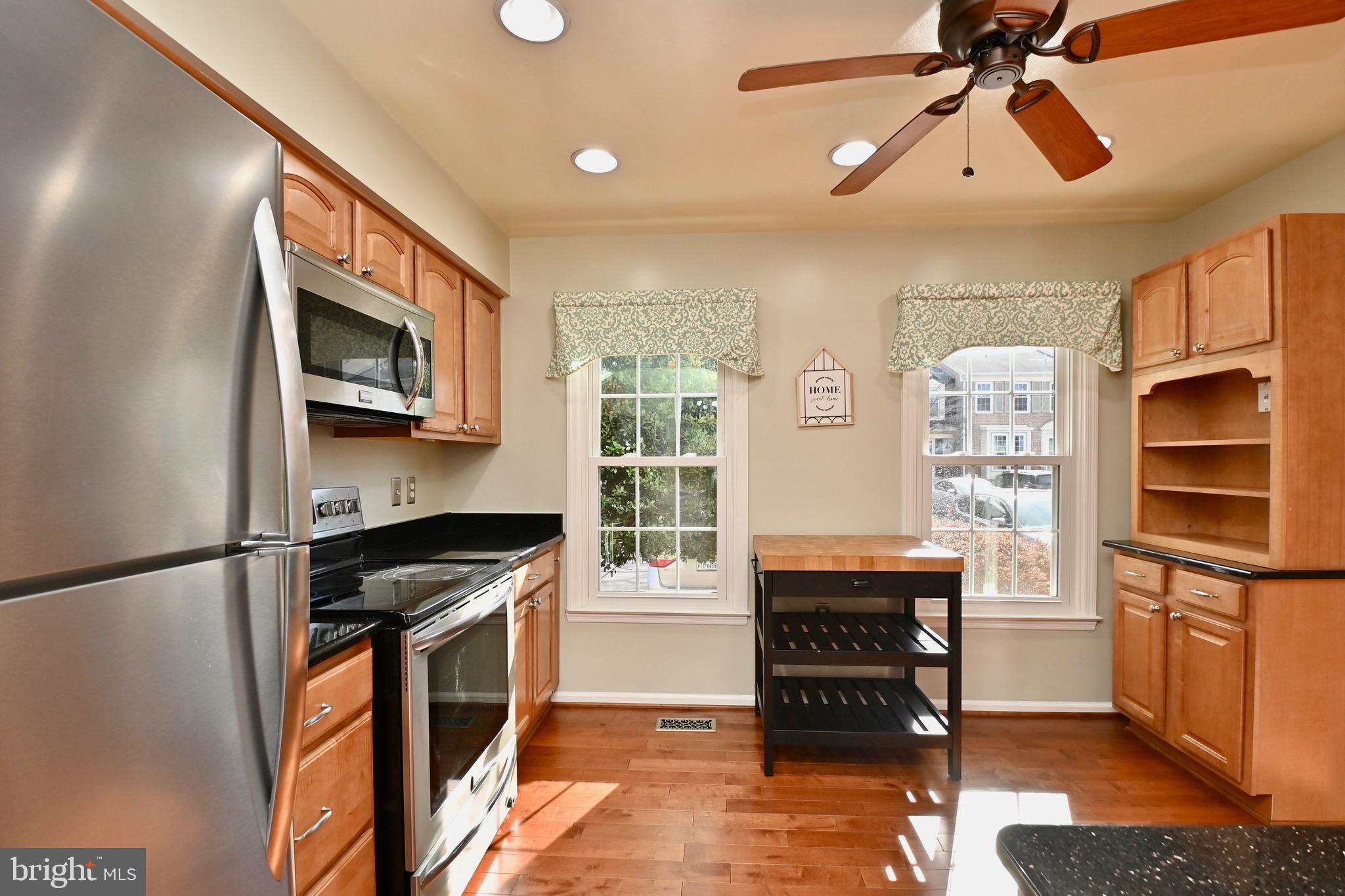 5648 Ridge View Drive Alexandria, VA 22310 - Photo 9 of 37 Gallery Image 9