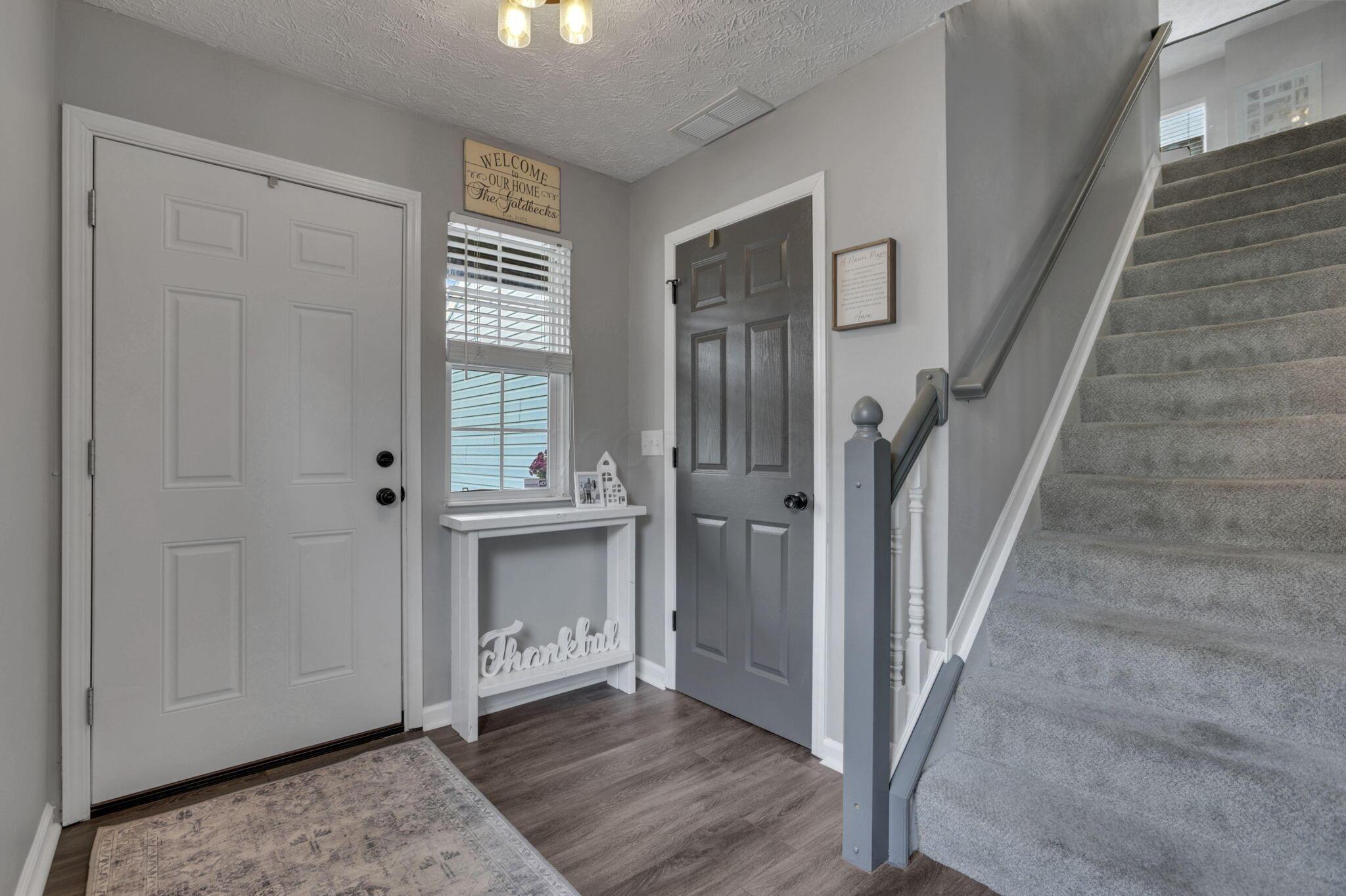 2161 Ripple Road Hilliard, OH 43026 - Photo 5 of 34 Entry