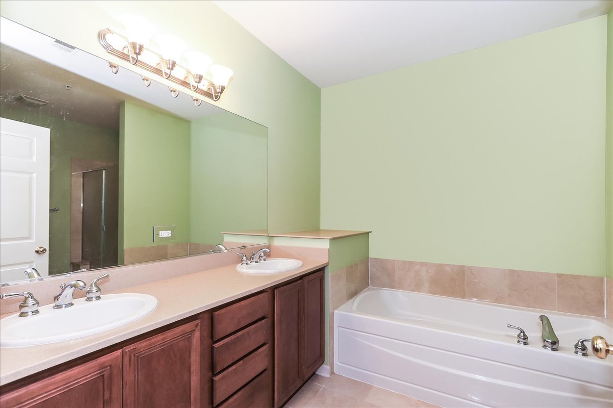 275 East Railroad Avenue, Unit 101 Bartlett, IL 60103 - Photo 15 of 31