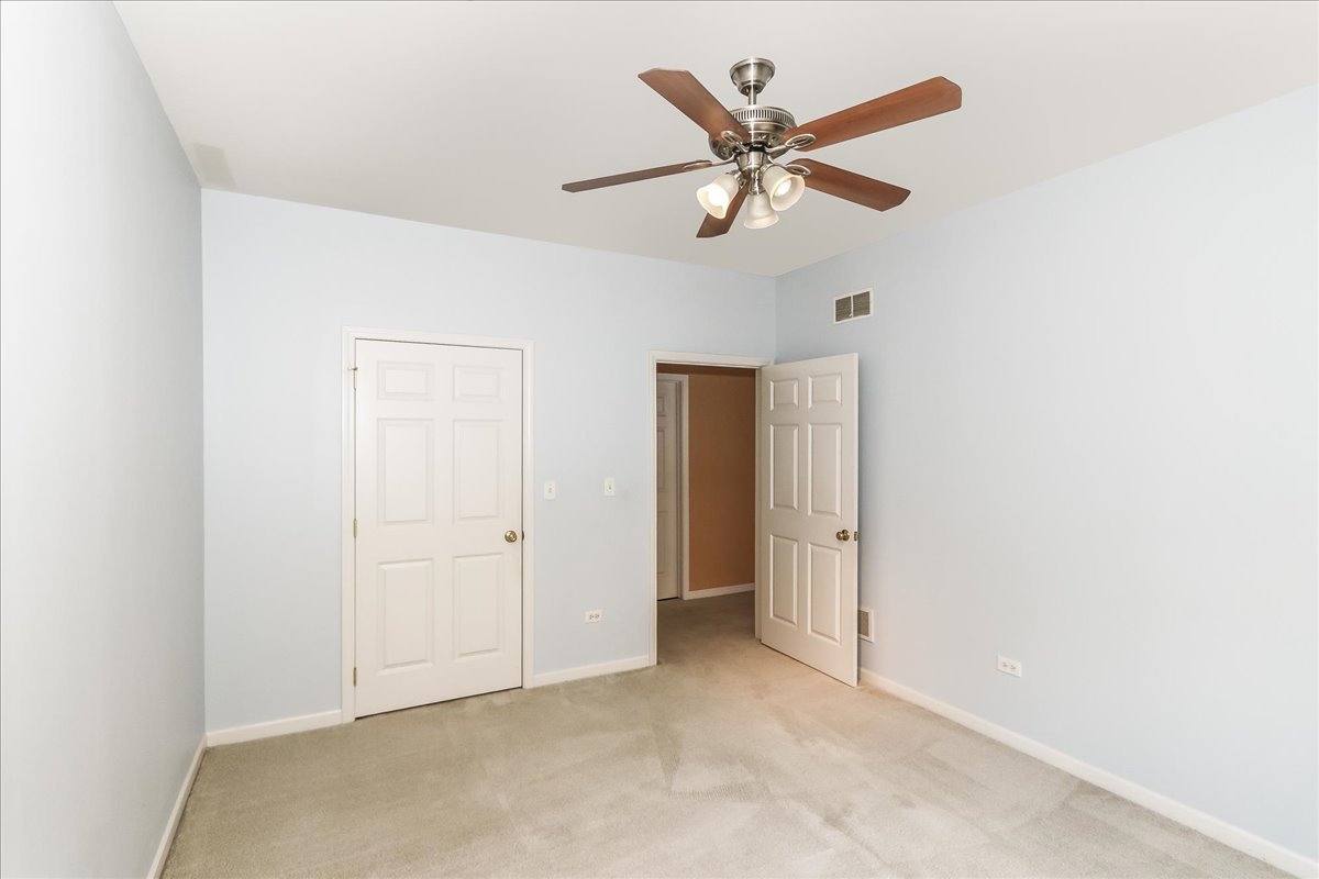 275 East Railroad Avenue, Unit 101 Bartlett, IL 60103 - Photo 18 of 31