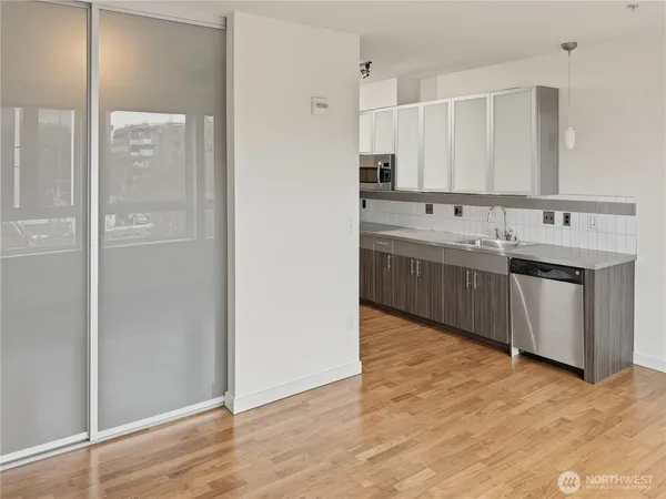 $324,995 | 3104 Western Avenue, Unit 522, Seattle, WA 98121