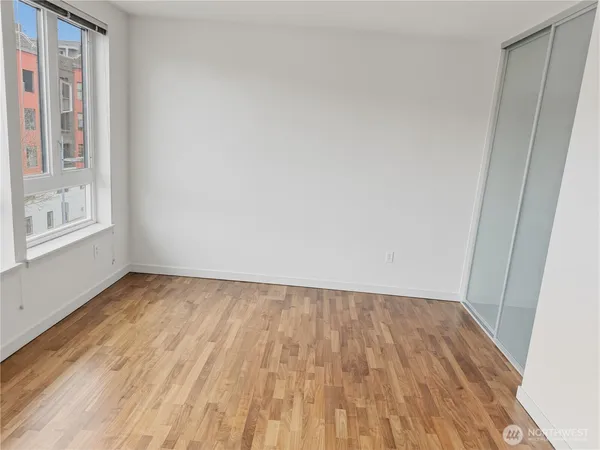$324,995 | 3104 Western Avenue, Unit 522, Seattle, WA 98121