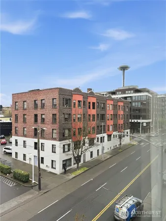 $324,995 | 3104 Western Avenue, Unit 522, Seattle, WA 98121