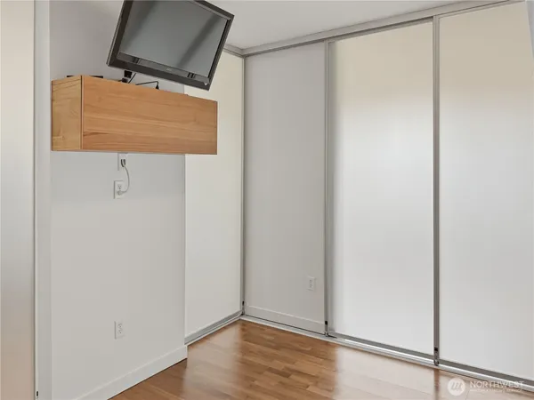 $324,995 | 3104 Western Avenue, Unit 522, Seattle, WA 98121