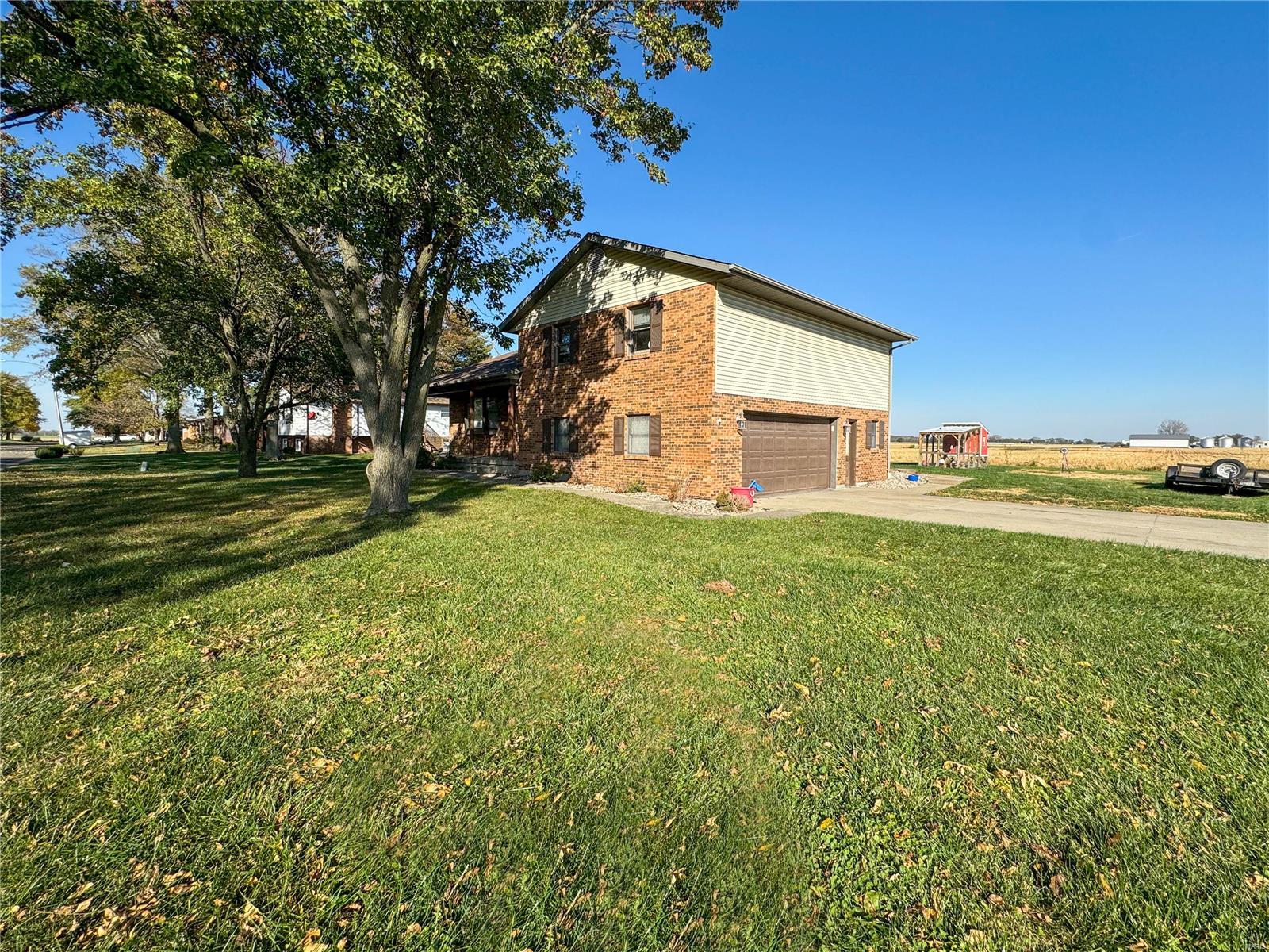 211 West Eldondale Drive Hecker, IL 62248 - Photo 4 of 41