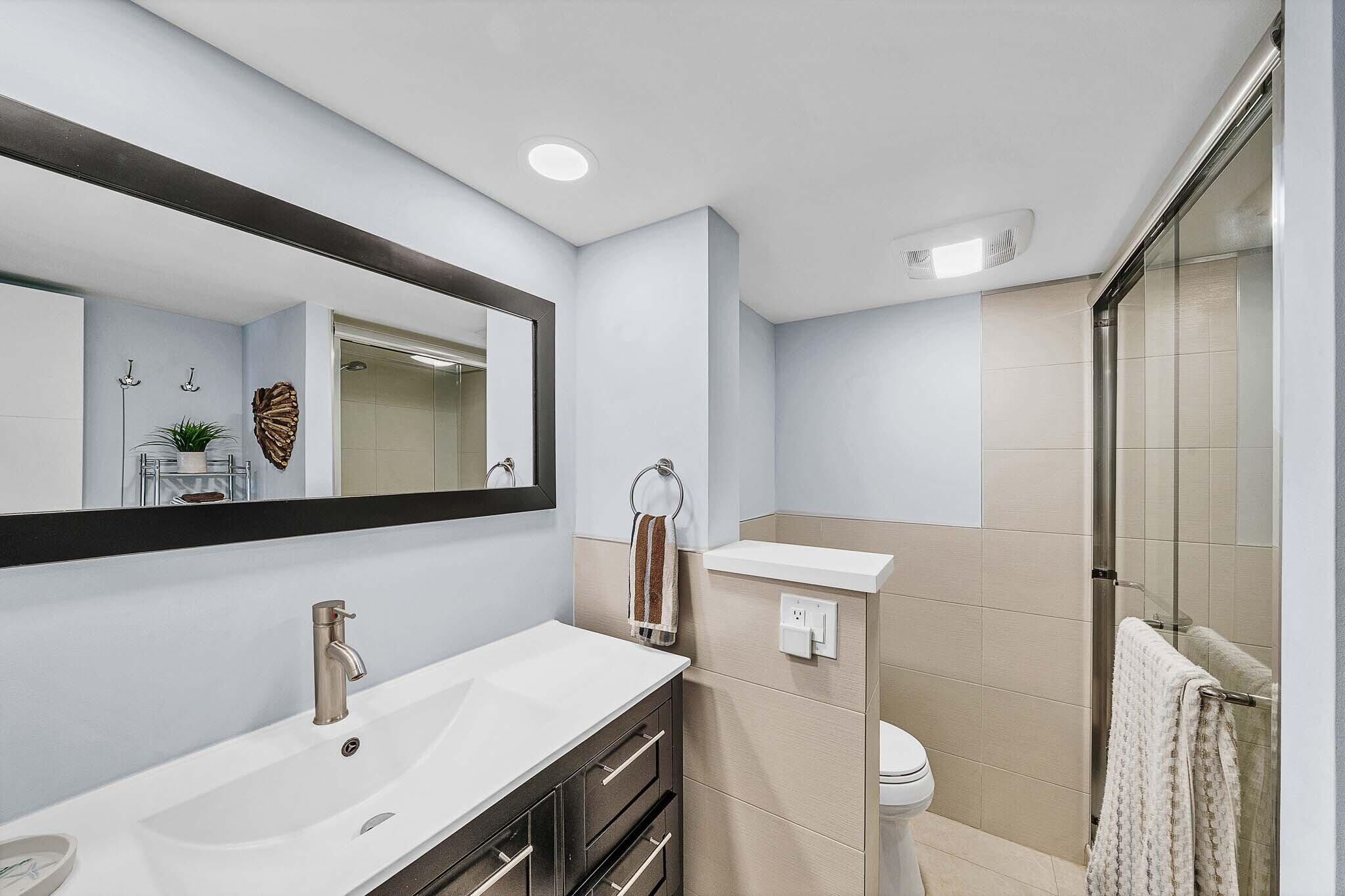 1111 South Ocean Boulevard Boca Raton, FL 33432 - Photo 23 of 47 19 Primary Bathroom (2)