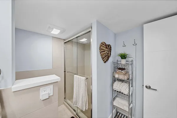 $2,995 | 1111 South Ocean Boulevard, Boca Raton, FL 33432