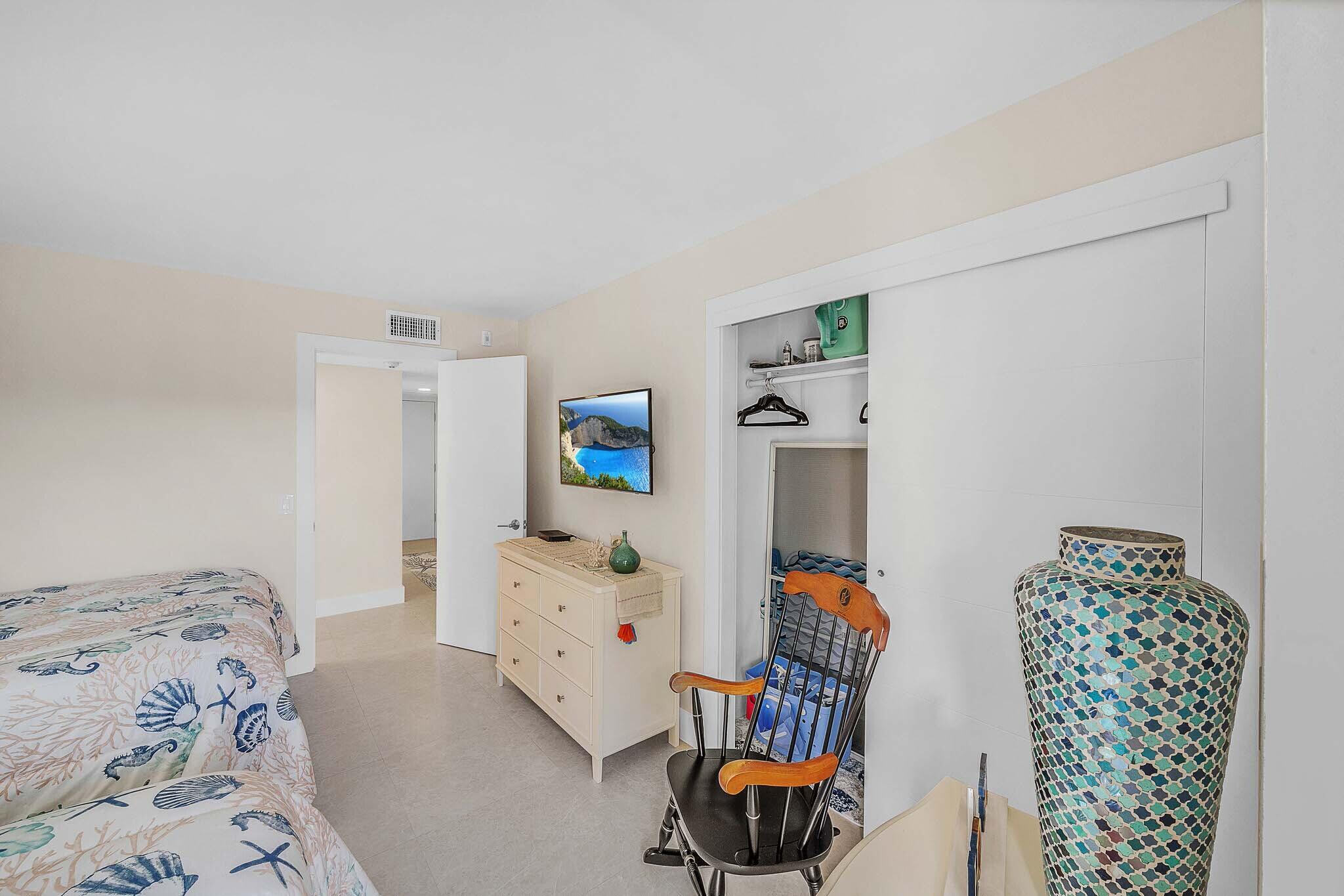 1111 South Ocean Boulevard Boca Raton, FL 33432 - Photo 29 of 47 13 Guest Bedroom (6)