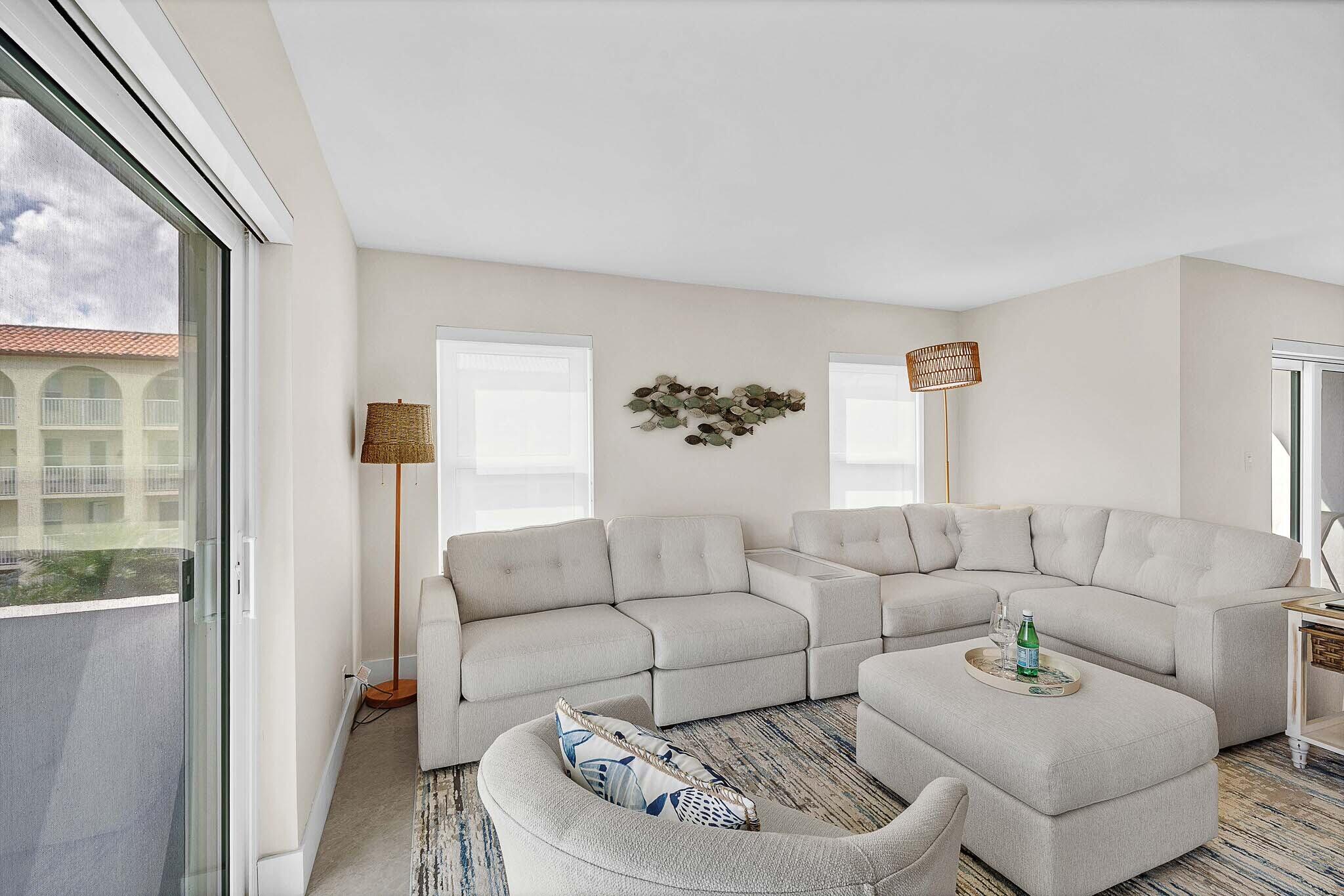 1111 South Ocean Boulevard Boca Raton, FL 33432 - Photo 3 of 47 9 Living Area (1)