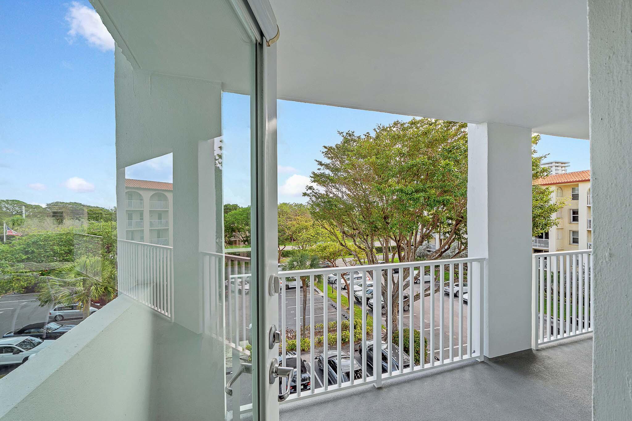 1111 South Ocean Boulevard Boca Raton, FL 33432 - Photo 33 of 47 16 Balcony (1)