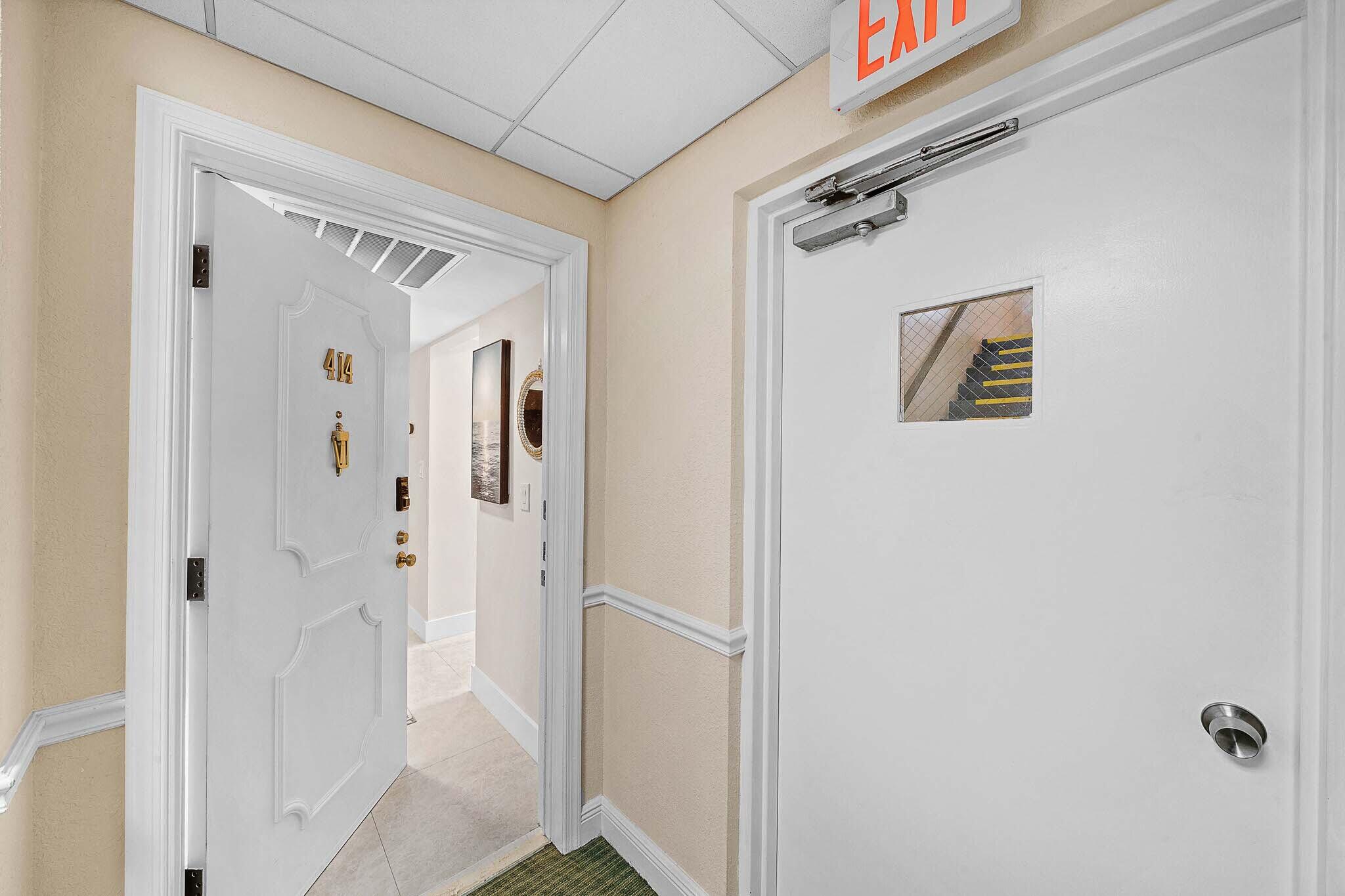 1111 South Ocean Boulevard Boca Raton, FL 33432 - Photo 36 of 47 2 Entryway (01)