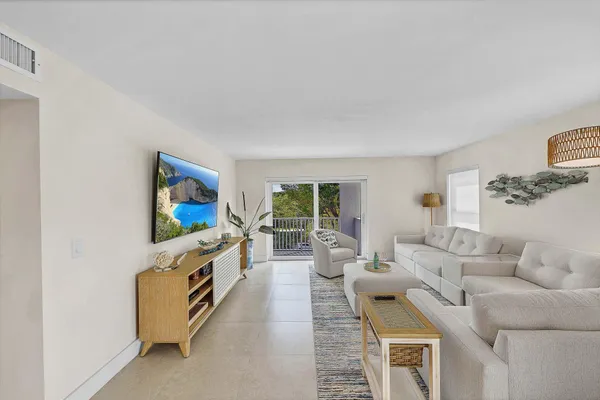 $2,995 | 1111 South Ocean Boulevard, Boca Raton, FL 33432