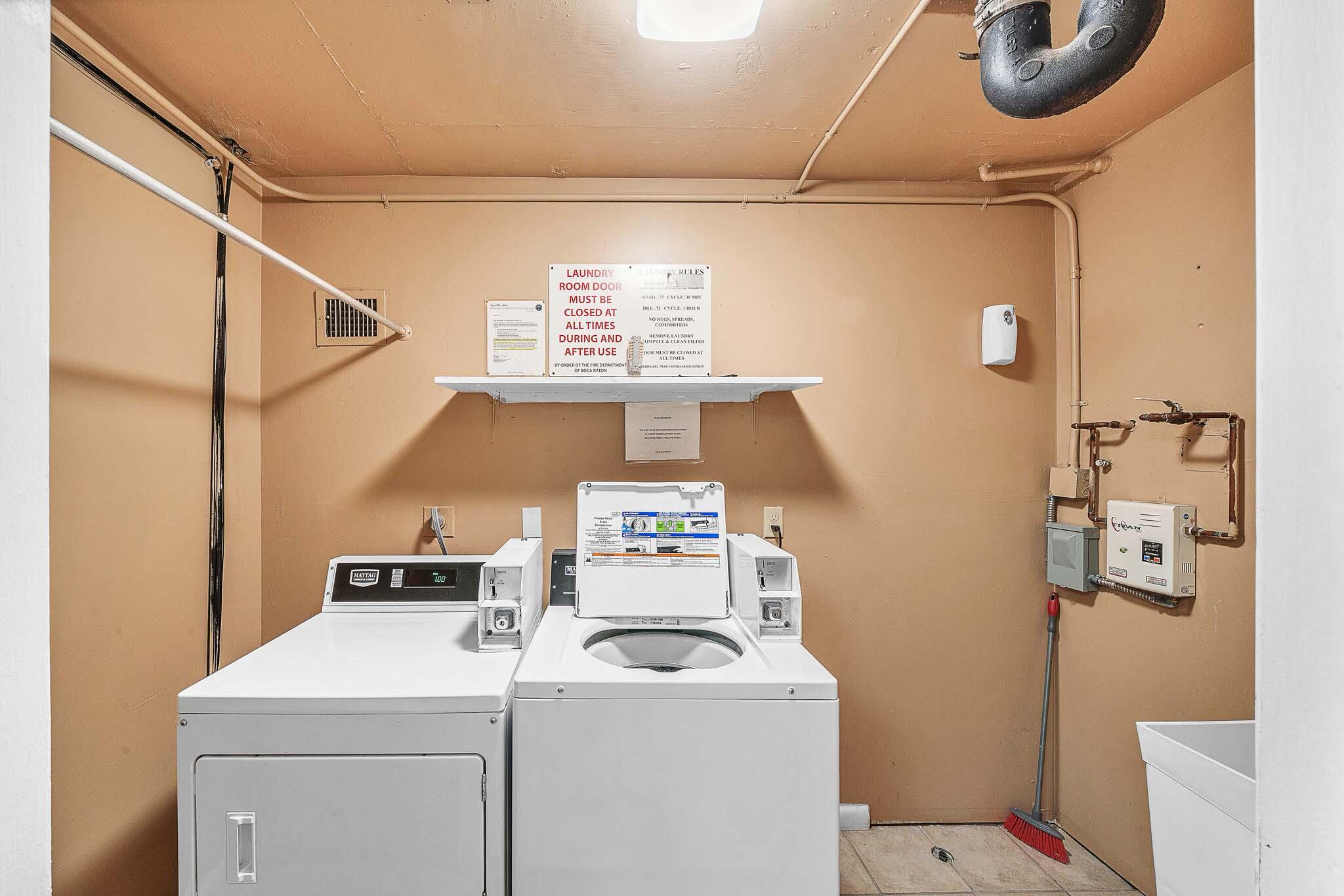 1111 South Ocean Boulevard Boca Raton, FL 33432 - Photo 40 of 47 Common laundry