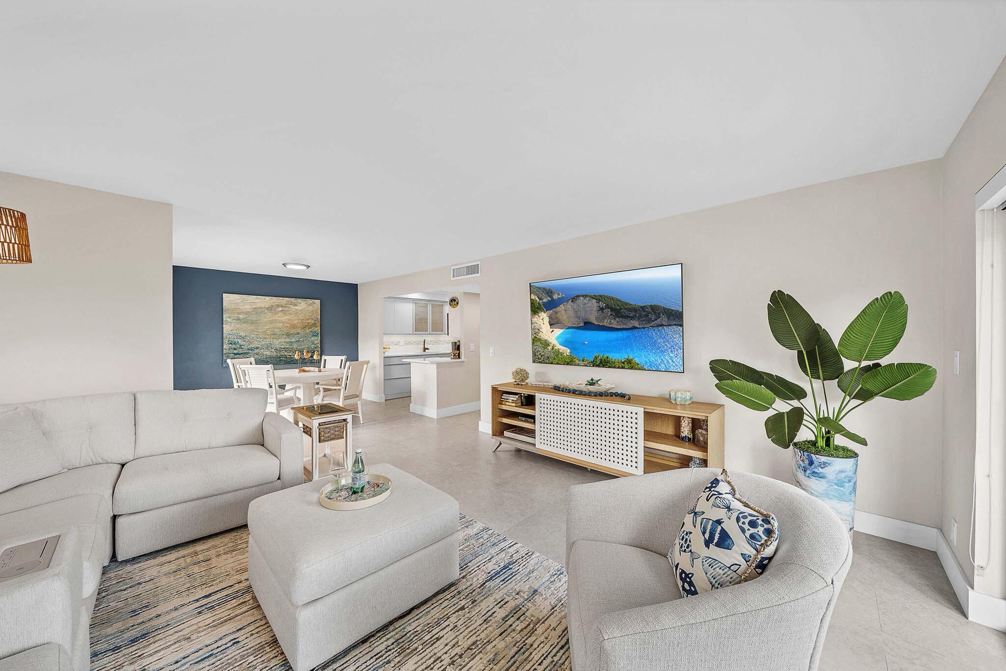 1111 South Ocean Boulevard Boca Raton, FL 33432 - Photo 5 of 47 9 Living Area (2)