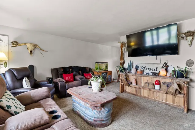 $525,000 | 1090 Desjardin Road, Deary, ID 83823