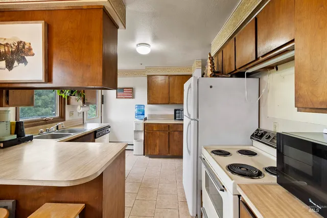 $525,000 | 1090 Desjardin Road, Deary, ID 83823