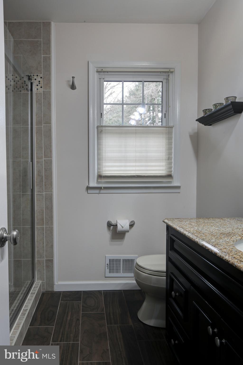 13 Roe Lane Arnold, MD 21012 - Photo 14 of 31 Upper level level full bath