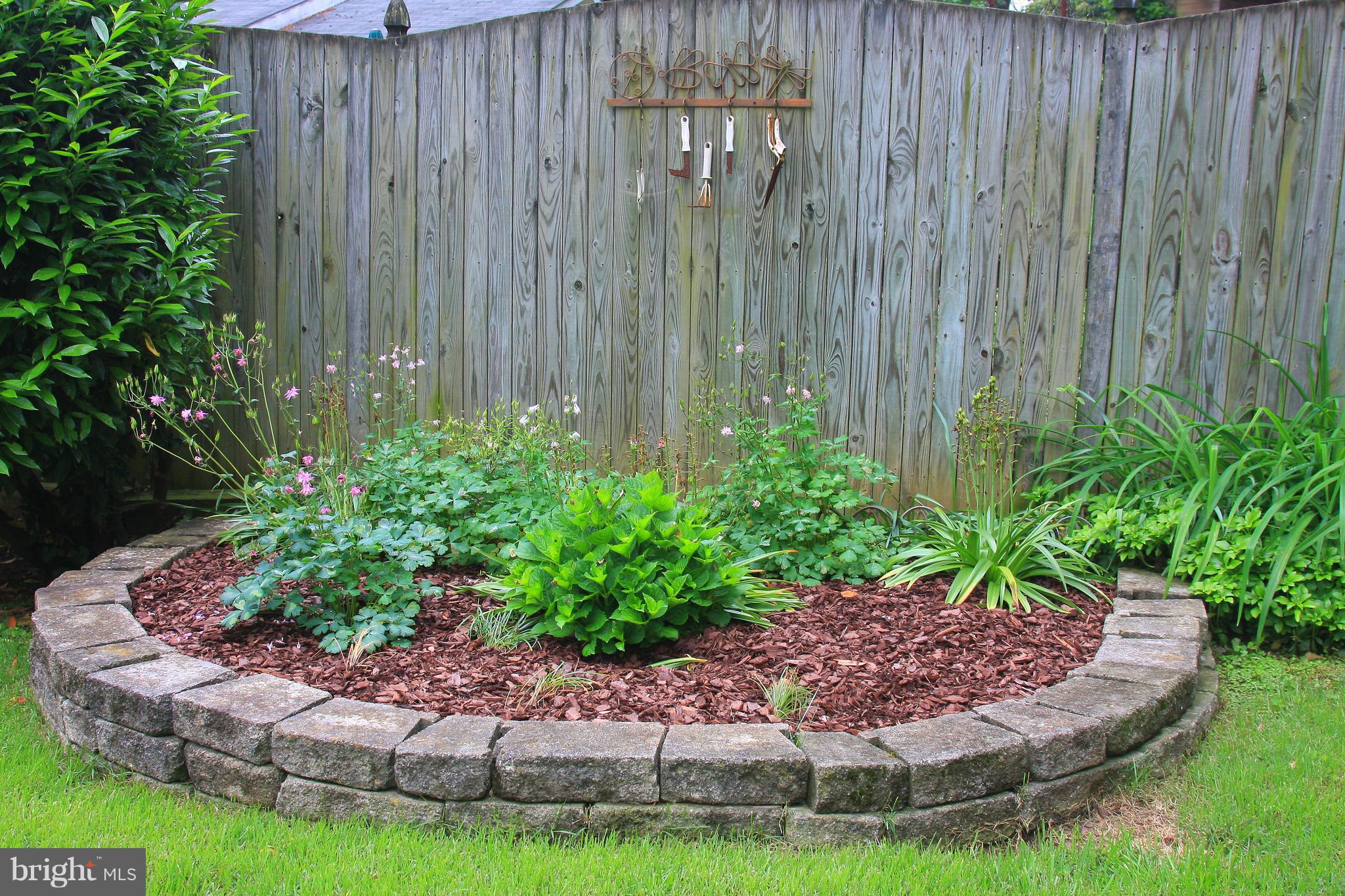 13 Roe Lane Arnold, MD 21012 - Photo 23 of 31 picturesque landscaped detail