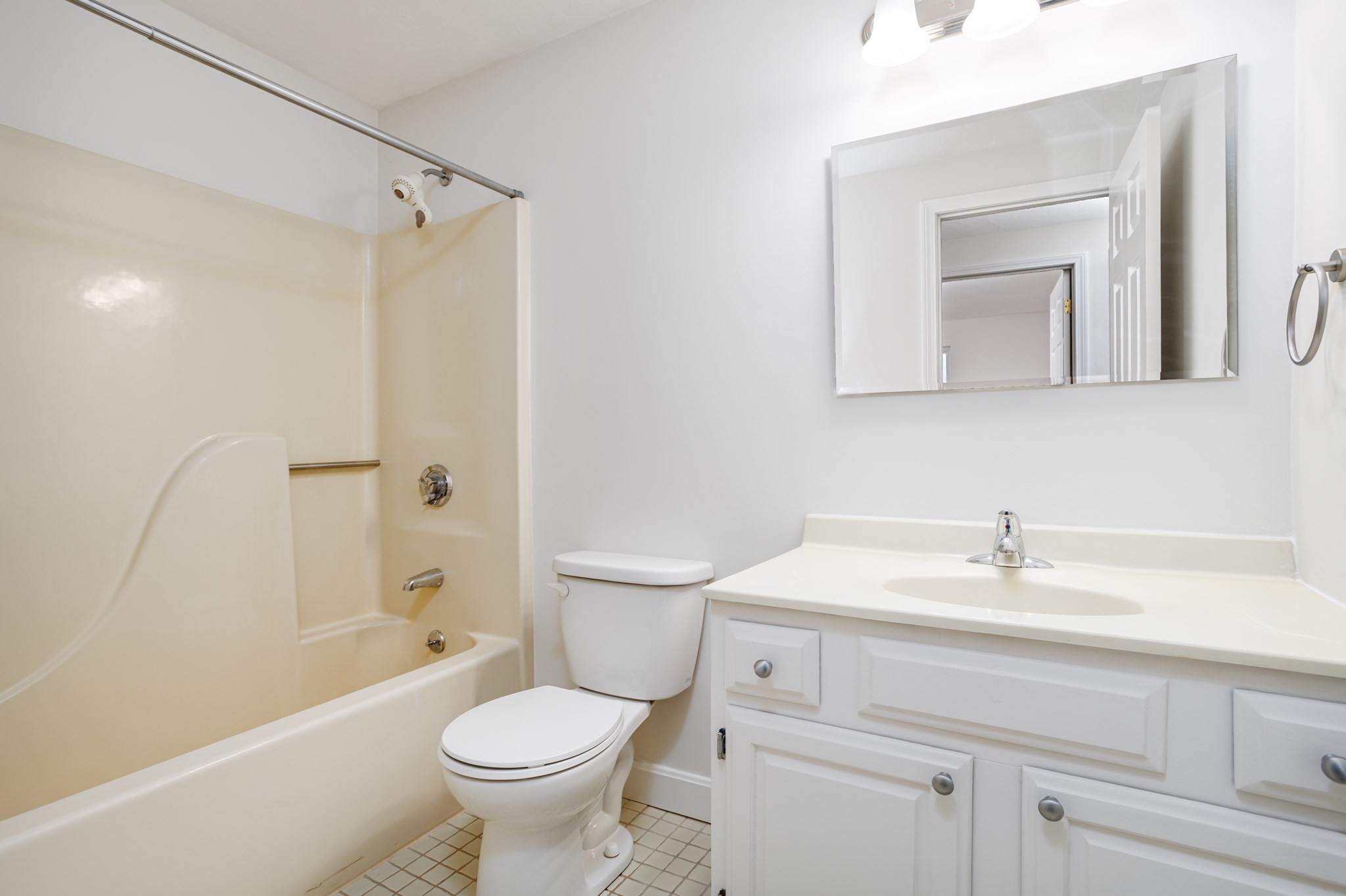 303 Ridgefield Circle, Unit 303D Clinton, MA 01510 - Photo 27 of 37 Gallery Image 27