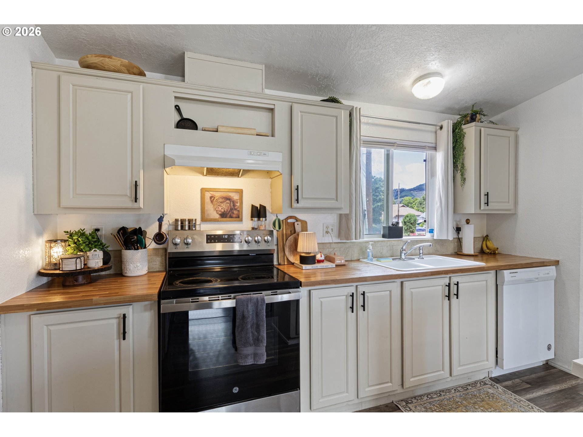 426 Cedar Street Yoncalla, OR 97499 - Photo 12 of 46