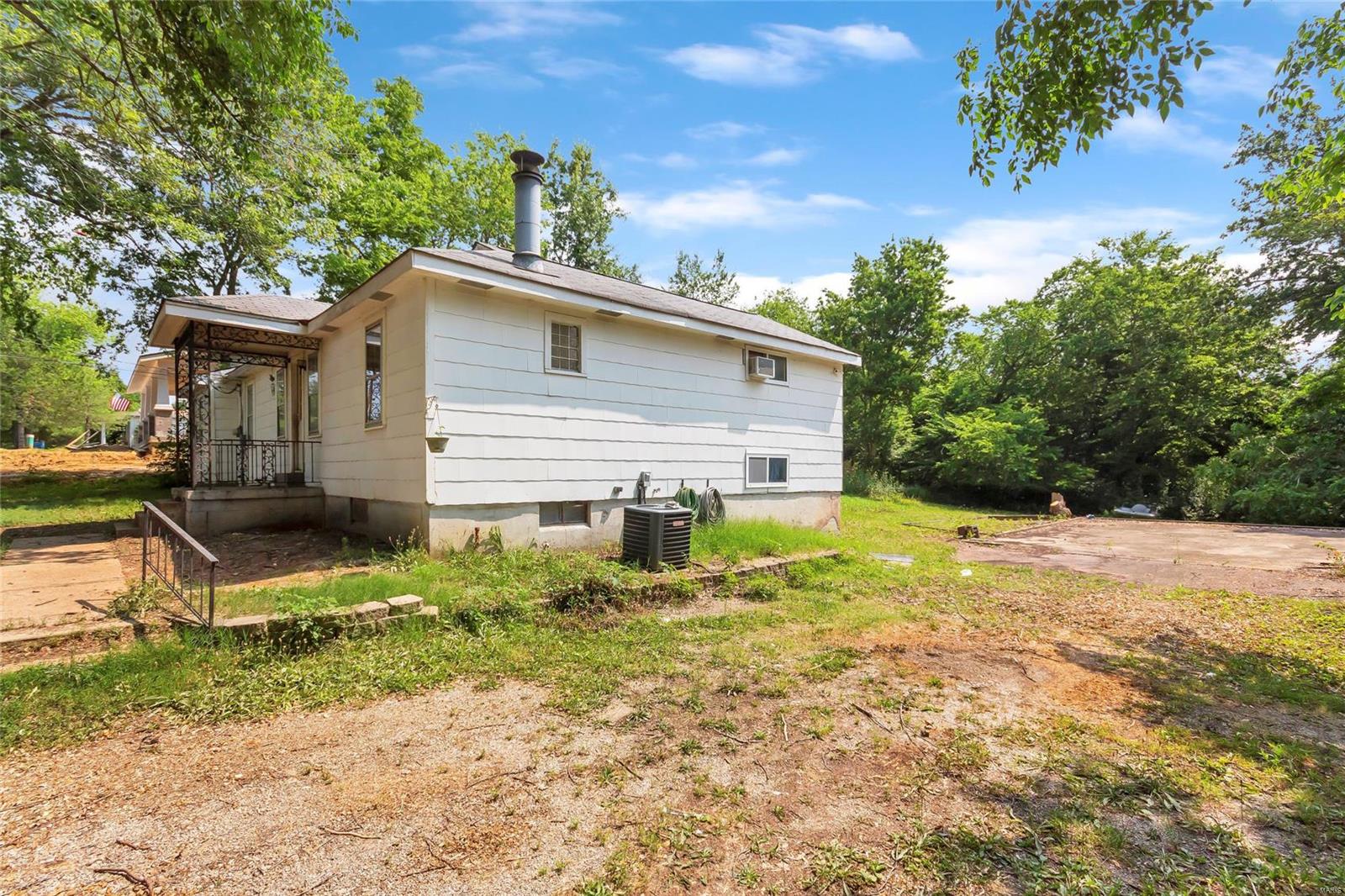 5622 Heintz Road St. Louis, MO 63129 - Photo 8 of 13 Gallery Image 8
