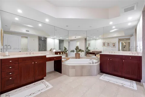 $4,700,000 | 6000 Island Boulevard, Unit 2406, Aventura, FL 33160