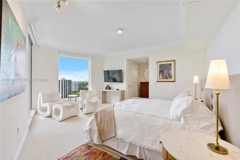 $4,700,000 | 6000 Island Boulevard, Unit 2406, Aventura, FL 33160