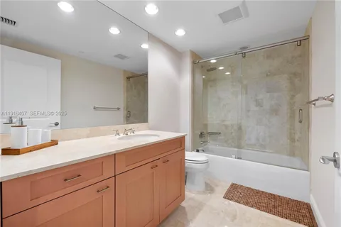 $4,700,000 | 6000 Island Boulevard, Unit 2406, Aventura, FL 33160