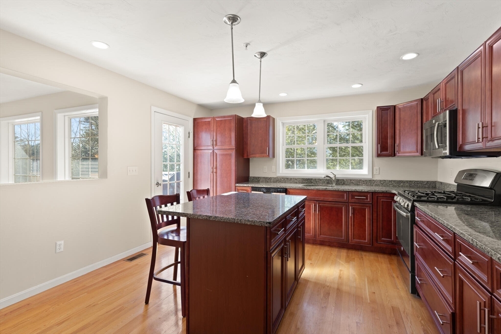 5 Paul Revere Path, Unit 5 Hopkinton, MA 01748 - Photo 4 of 20