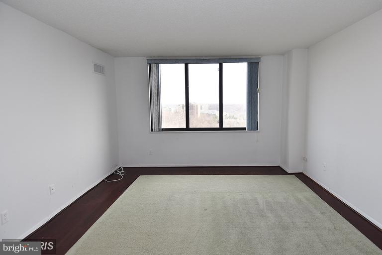 5225 Pooks Hill Road, Unit 1612N Bethesda, MD 20814 - Photo 8 of 18