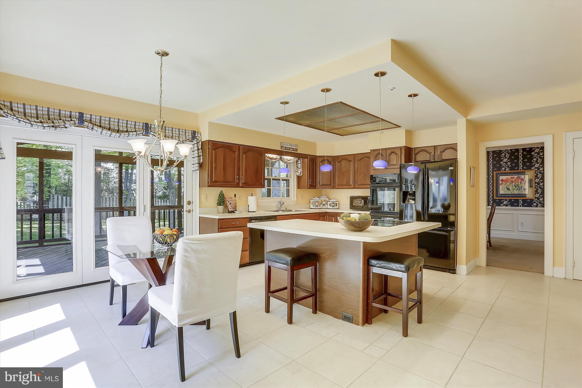 7704 Brickyard Road Potomac, MD 20854 - Photo 8 of 30 Kitchen