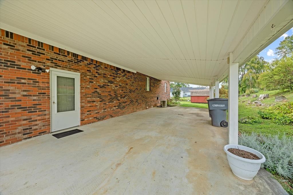 329 Cora Road Cookeville, TN 38501 - Photo 5 of 25 Gallery Image 5