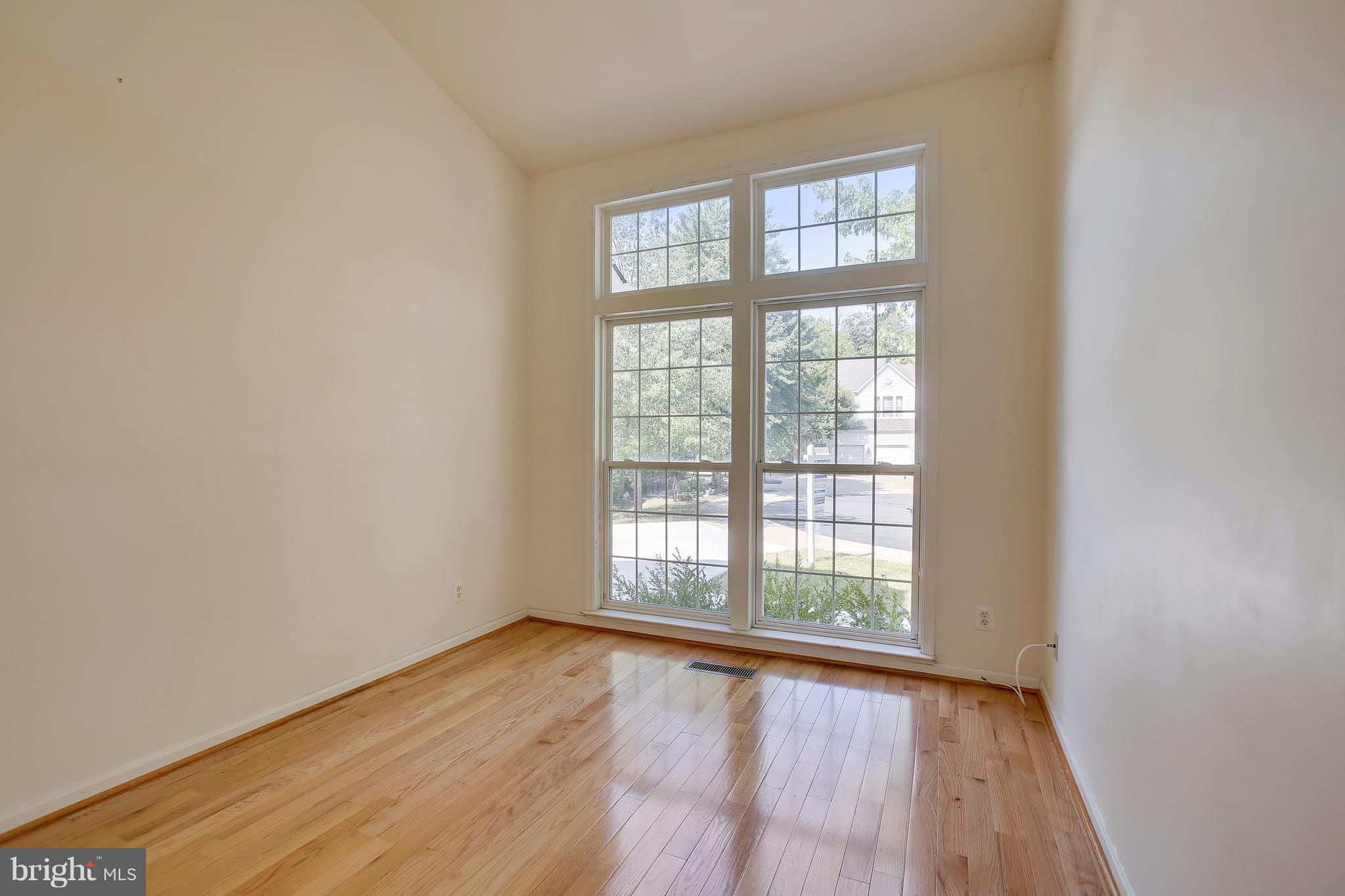 12413 Brown Fox Way Reston, VA 20191 - Photo 12 of 30 Main level office with vaulted ceilings