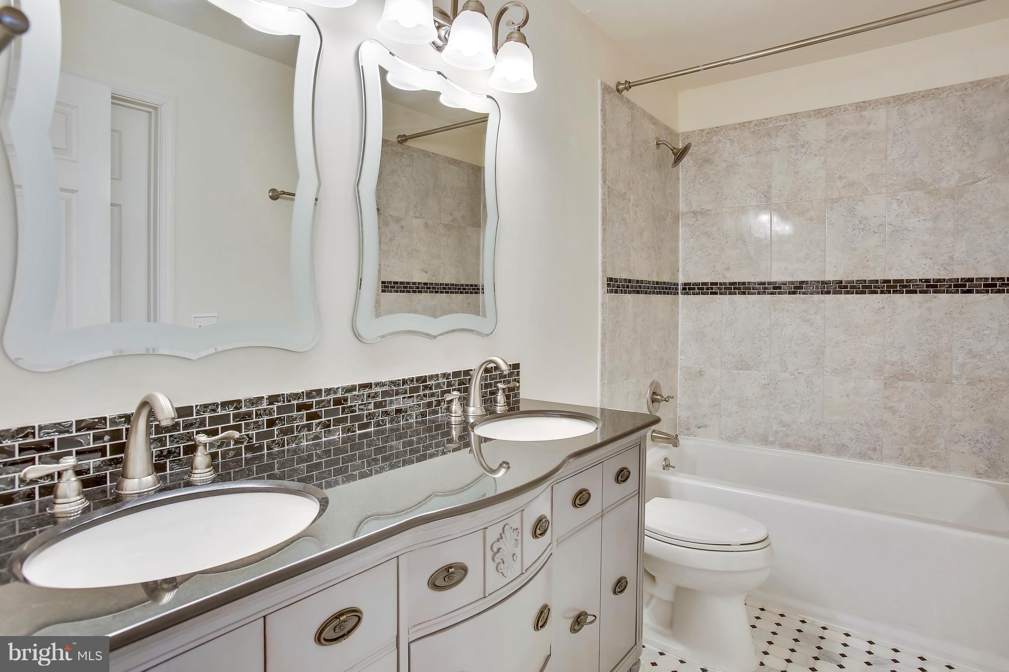 12413 Brown Fox Way Reston, VA 20191 - Photo 20 of 30 Bath