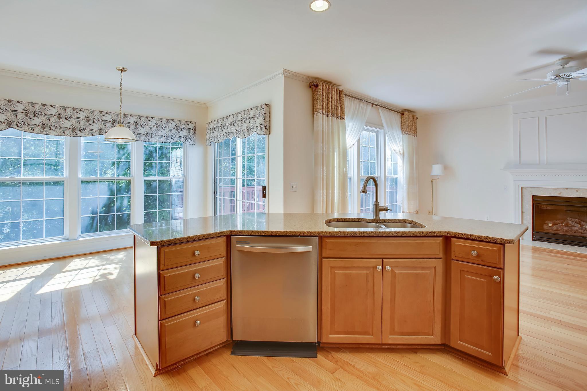 12413 Brown Fox Way Reston, VA 20191 - Photo 4 of 30 Kitchen