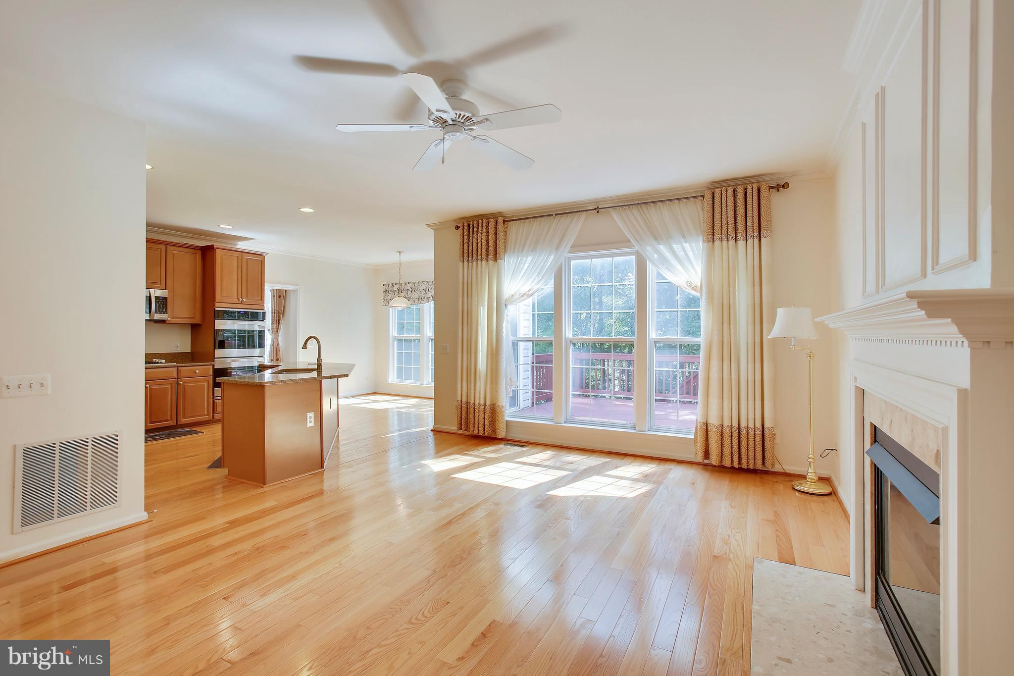 12413 Brown Fox Way Reston, VA 20191 - Photo 5 of 30 Family Room