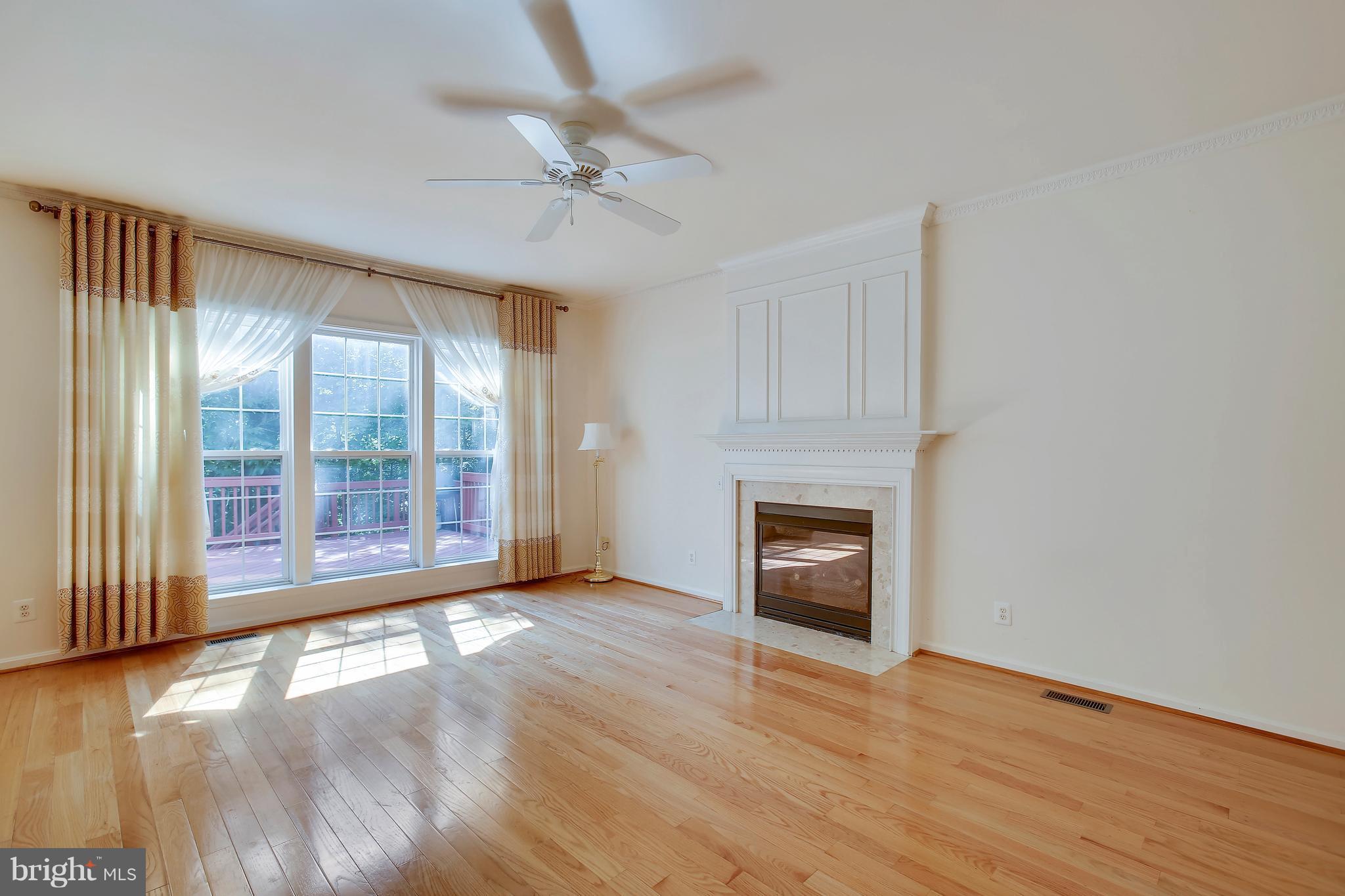 12413 Brown Fox Way Reston, VA 20191 - Photo 6 of 30 Family Room