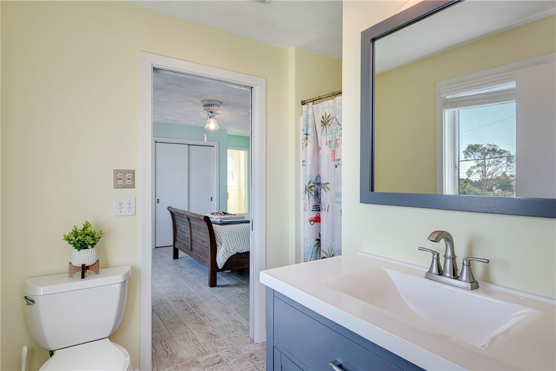 145 Colonel John Gardner Road Narragansett, RI 02882 - Photo 18 of 47 Jack/Jill Bathroom