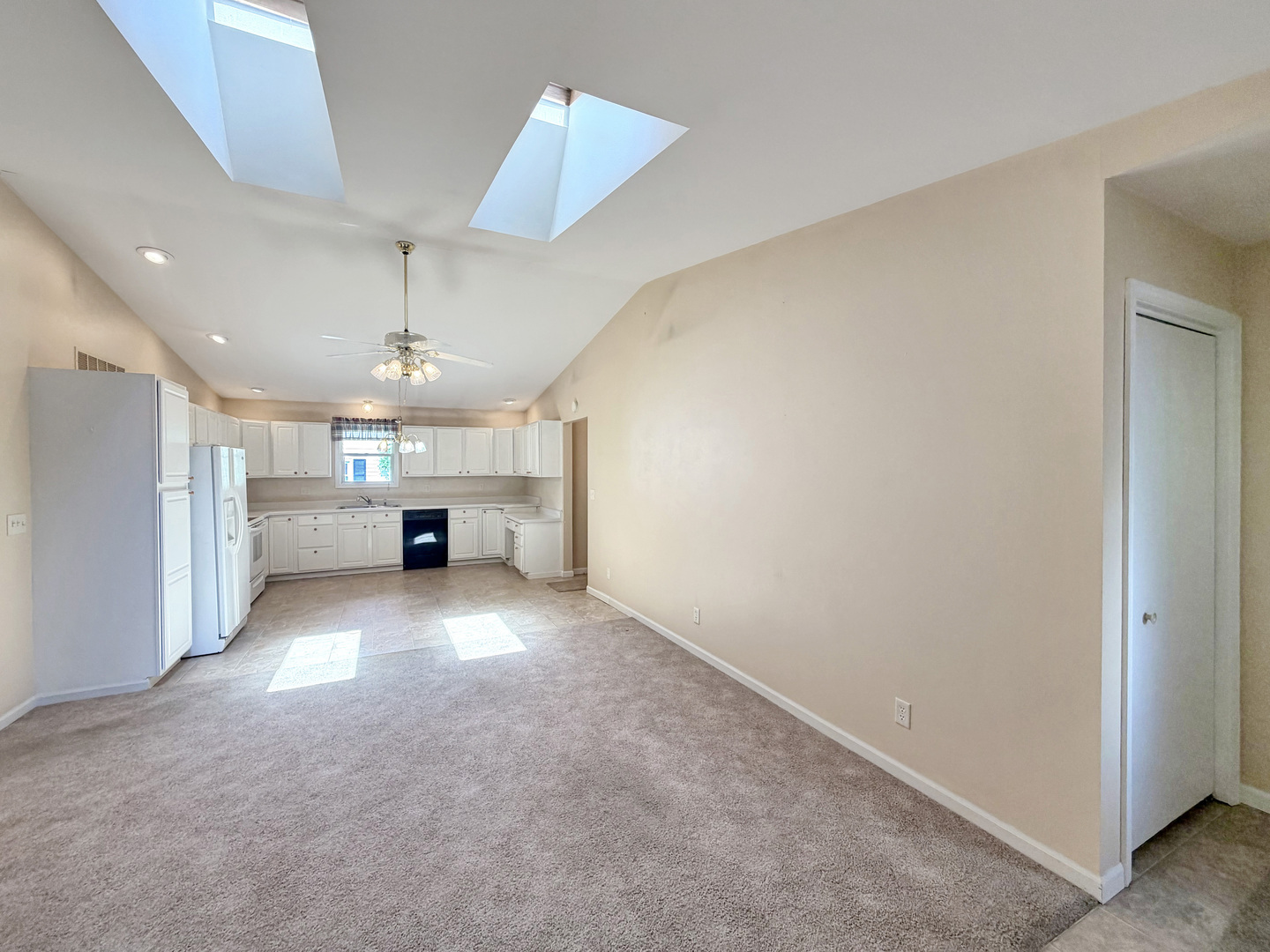 309 Maple Avenue Forreston, IL 61030 - Photo 10 of 27