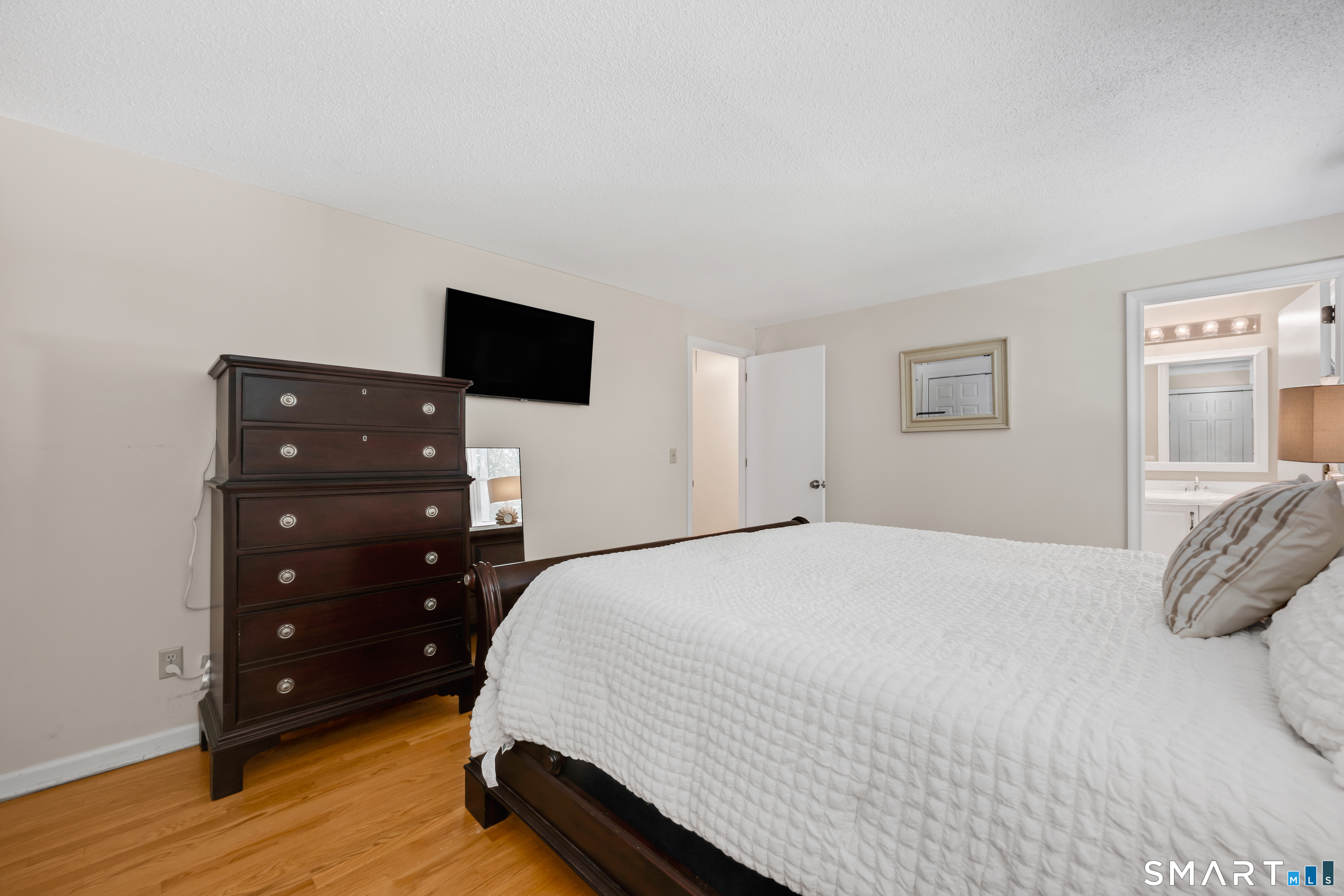 805 Neipsic Road Glastonbury, CT 06033 - Photo 25 of 32 Gallery Image 25