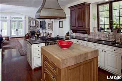 1567 Saucon Valley Road Bethlehem, PA 18015 - Photo 4 of 10 Gallery Image 4