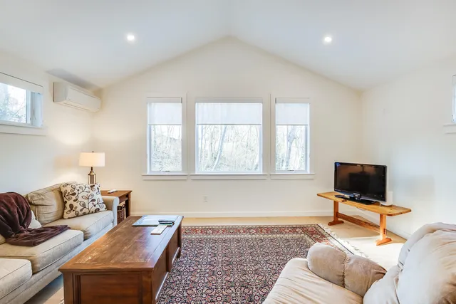 $20,000 | 33 Fern Lane, Woods Hole, MA 02543