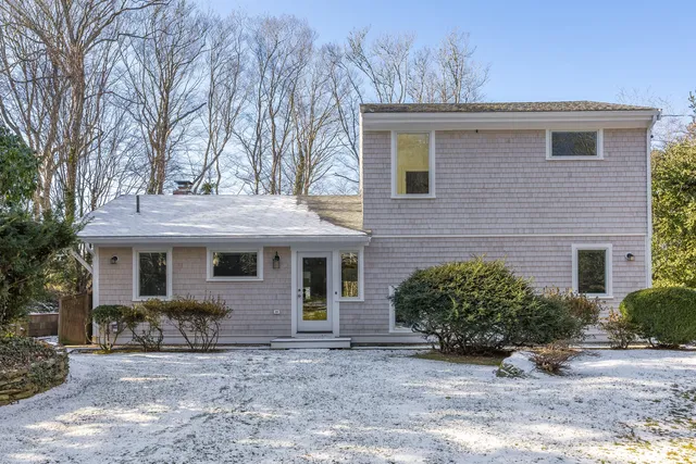 $20,000 | 33 Fern Lane, Woods Hole, MA 02543