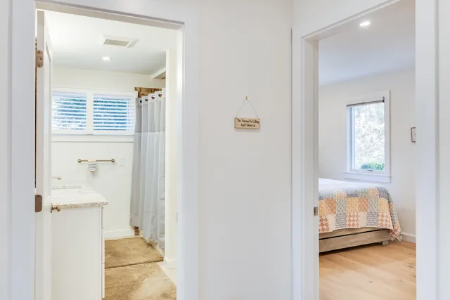 $20,000 | 33 Fern Lane, Woods Hole, MA 02543