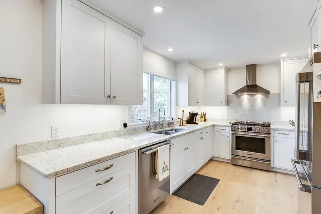 $20,000 | 33 Fern Lane, Woods Hole, MA 02543