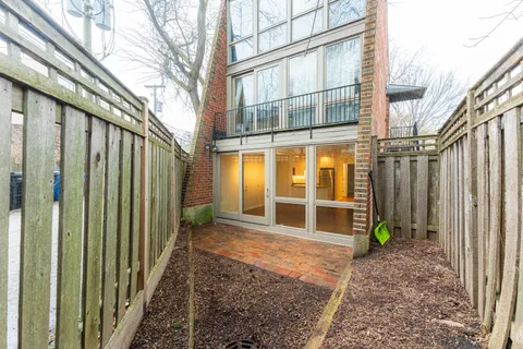 $315,000 | 2122 North Lincoln Avenue, Unit A1, Chicago, IL 60614