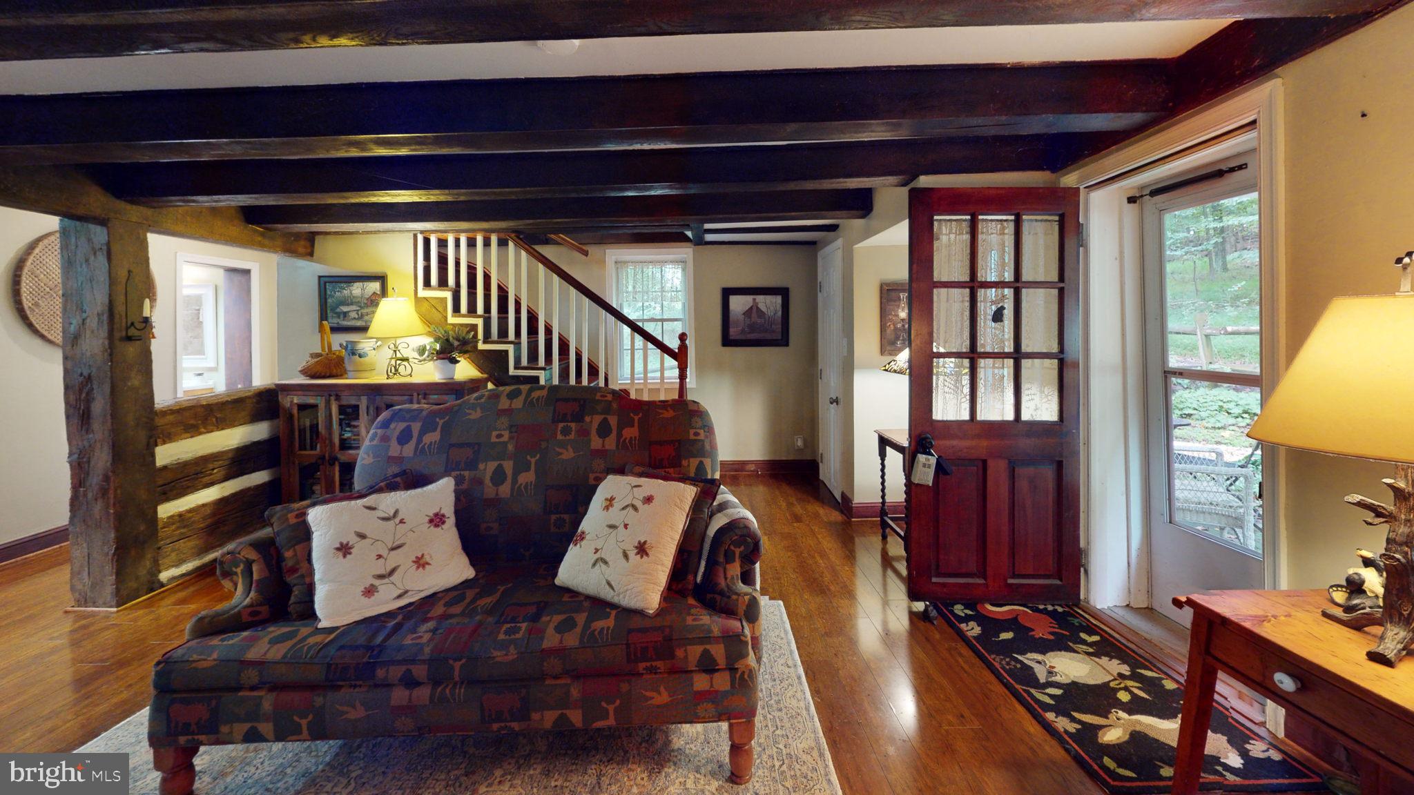41788 Stumptown Road Leesburg, VA 20176 - Photo 12 of 35 living room
