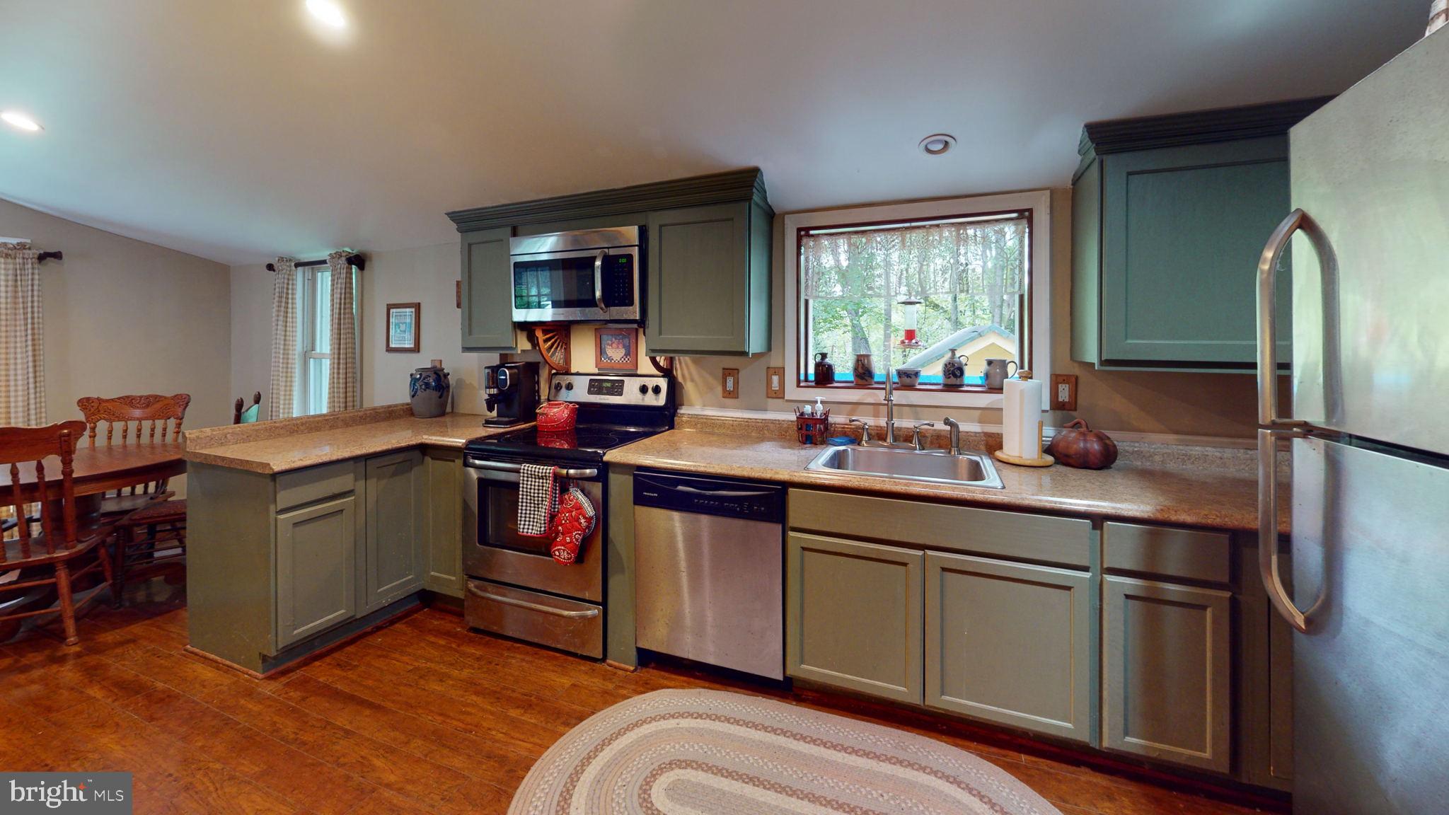 41788 Stumptown Road Leesburg, VA 20176 - Photo 4 of 35 kitchen