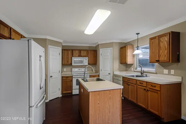 $2,400 | 76055 Harley Court, Yulee, FL 32097